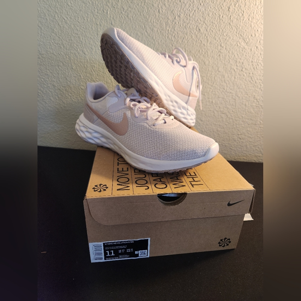 BNWT Size 11 Light Violet Nike Shoes